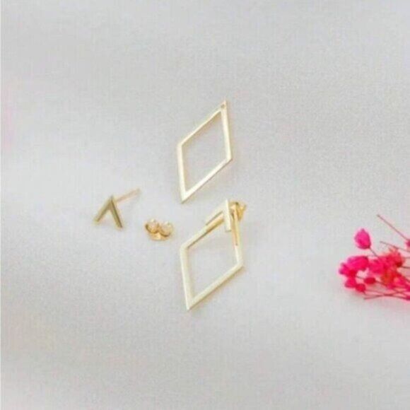 Arrow Two Piece Gold Colored Earrings - Picture 2 of 4